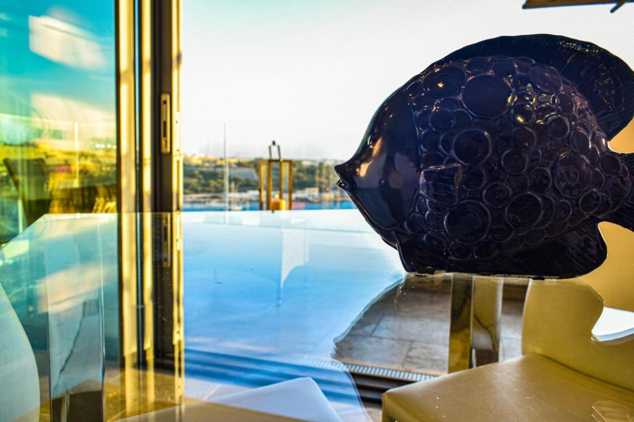 Unique Seafront Triplex Penthouse With Panoramic Bedroom & Rooftop Jacuzzi Overlooking Valletta Слима Экстерьер фото