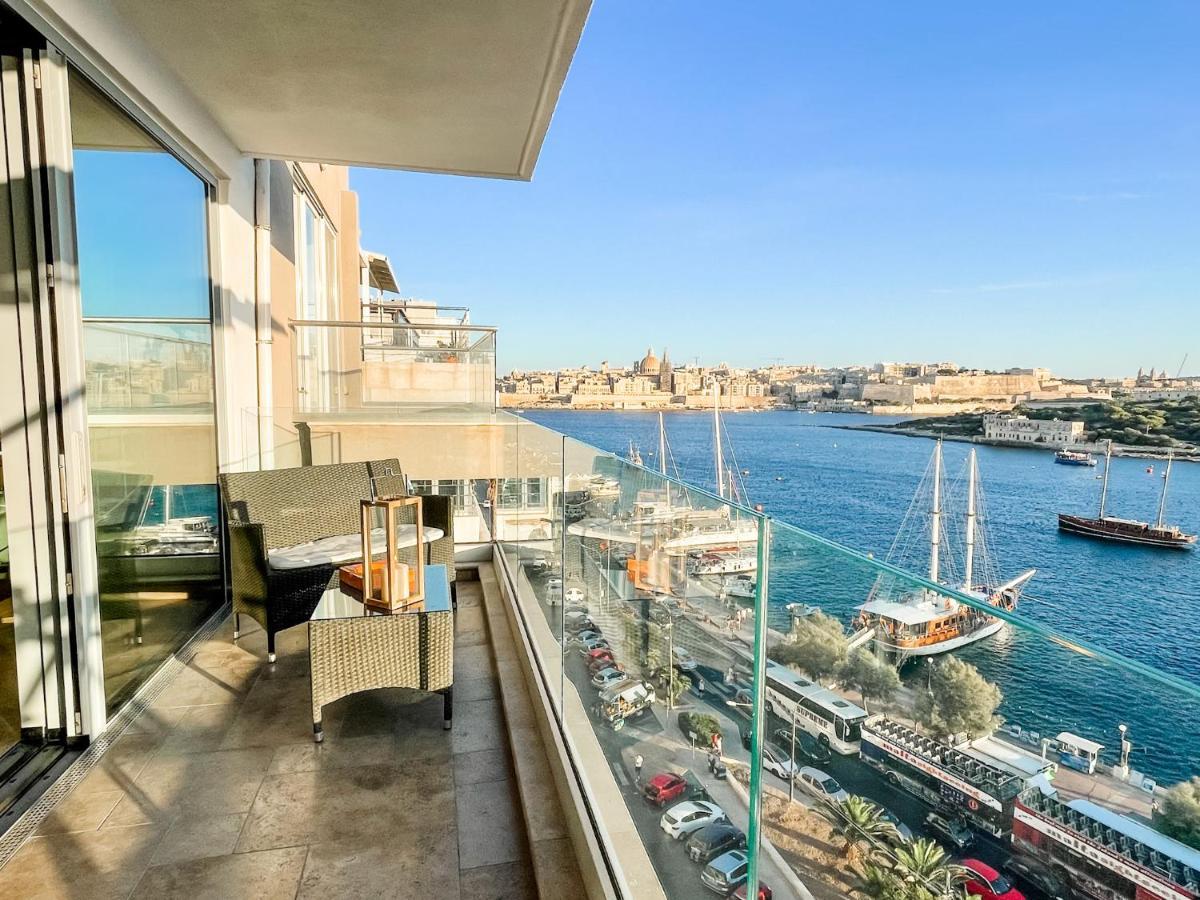 Unique Seafront Triplex Penthouse With Panoramic Bedroom & Rooftop Jacuzzi Overlooking Valletta Слима Экстерьер фото