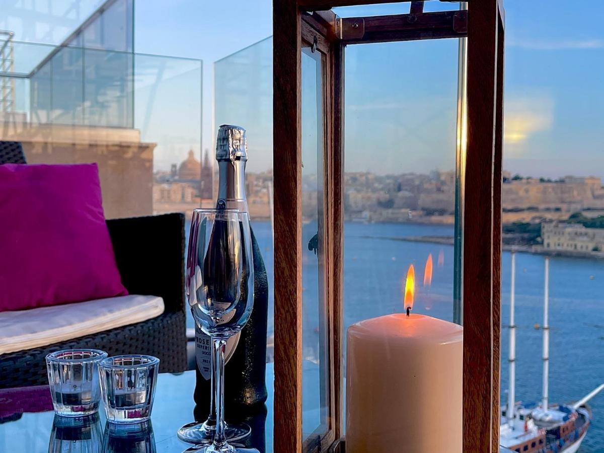 Unique Seafront Triplex Penthouse With Panoramic Bedroom & Rooftop Jacuzzi Overlooking Valletta Слима Экстерьер фото